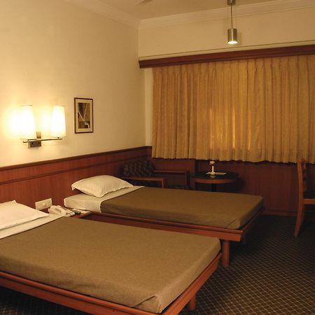 Hotel Skylon Ahmedabad Exterior photo