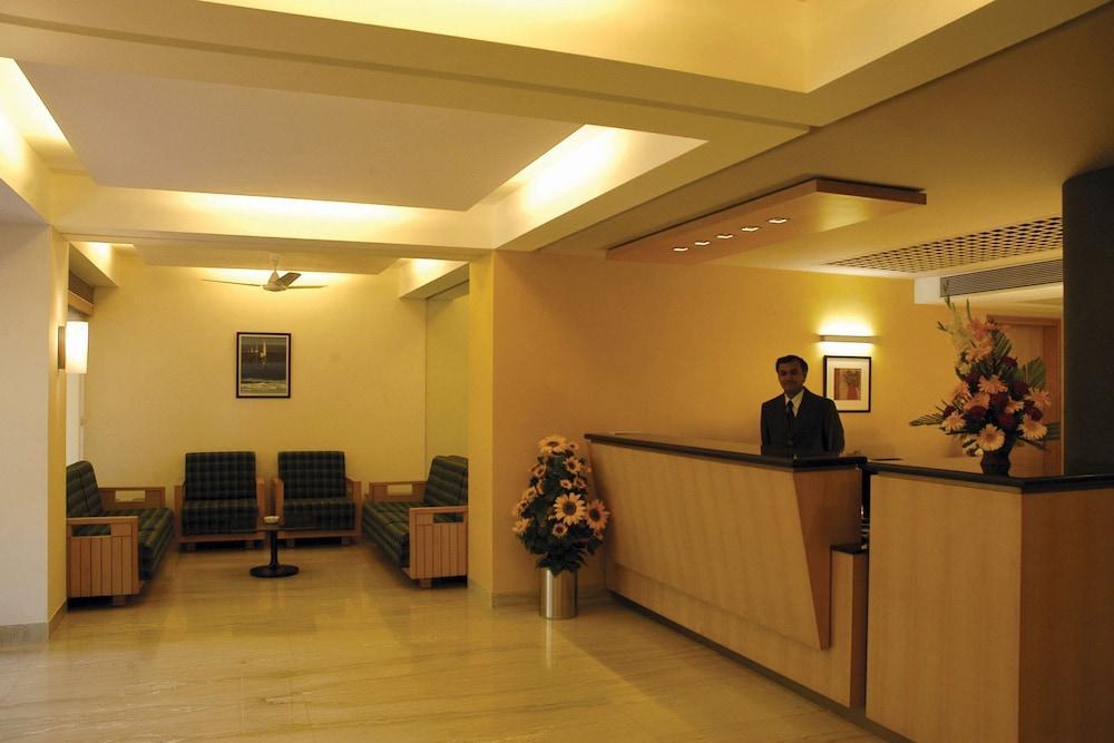 Hotel Skylon Ahmedabad Exterior photo