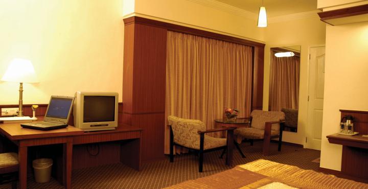 Hotel Skylon Ahmedabad Exterior photo