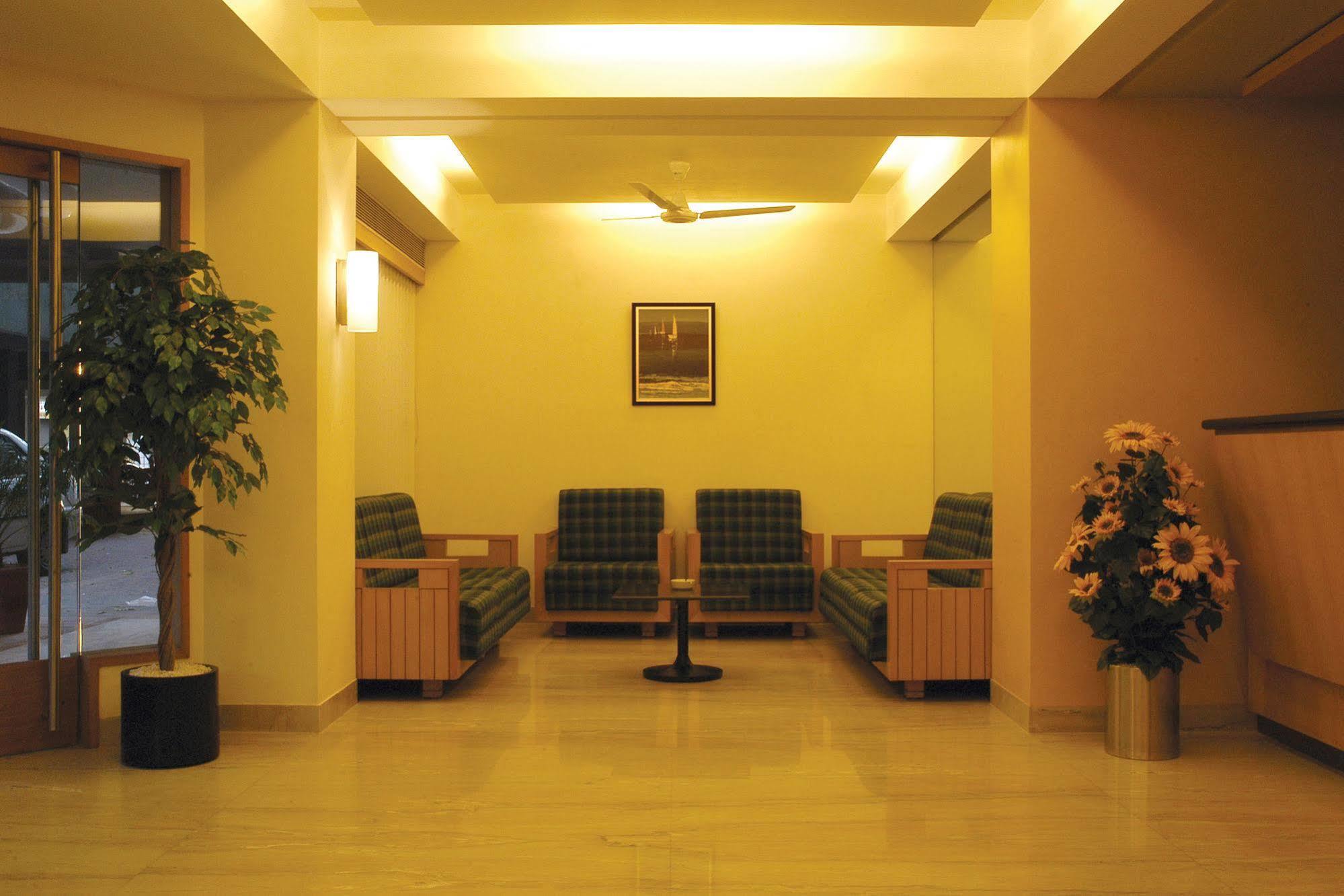 Hotel Skylon Ahmedabad Exterior photo