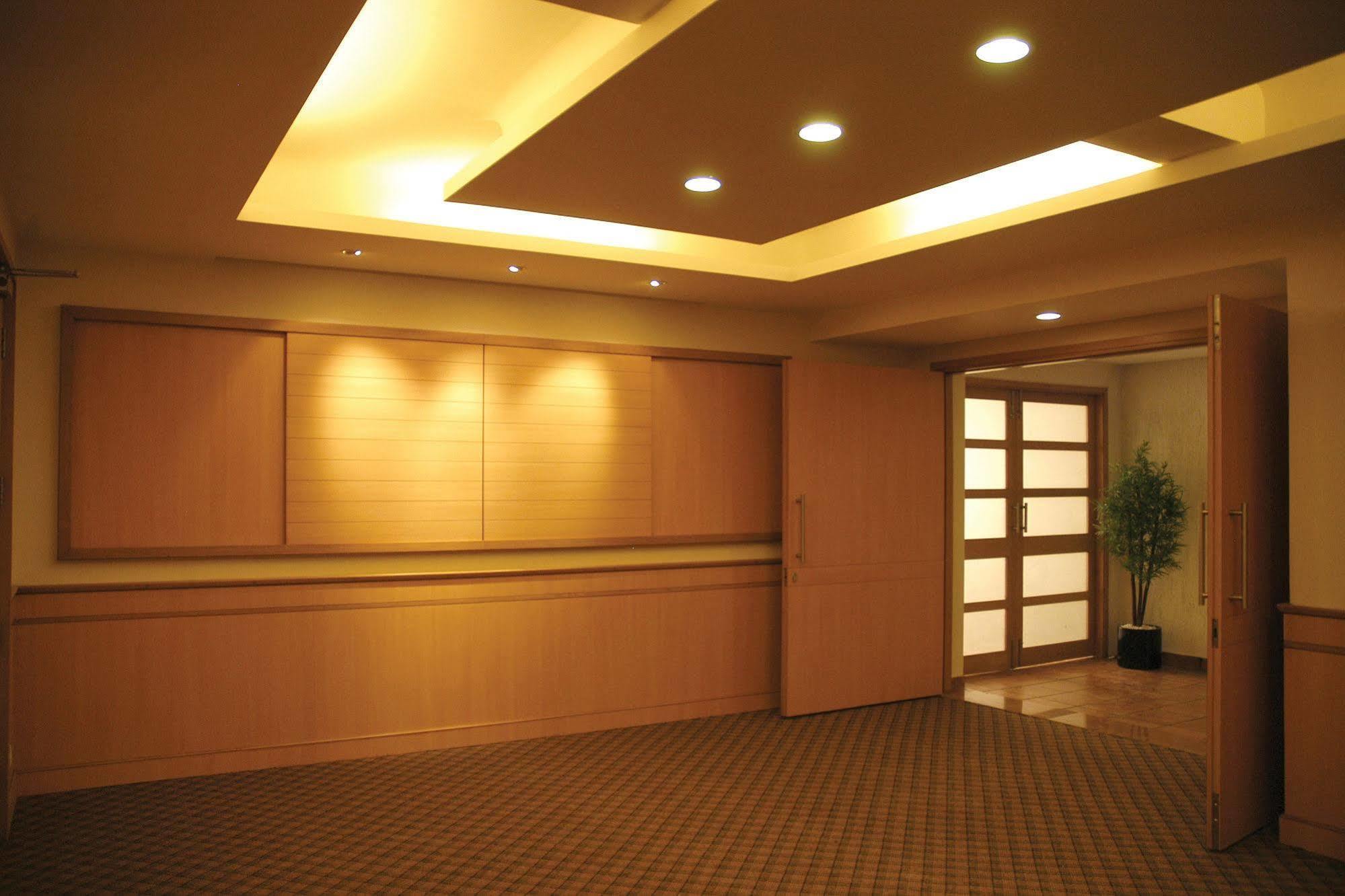 Hotel Skylon Ahmedabad Exterior photo